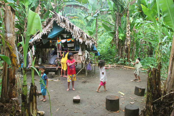 WIOSKA LUDNOŚCI WANA.INDONEZJA